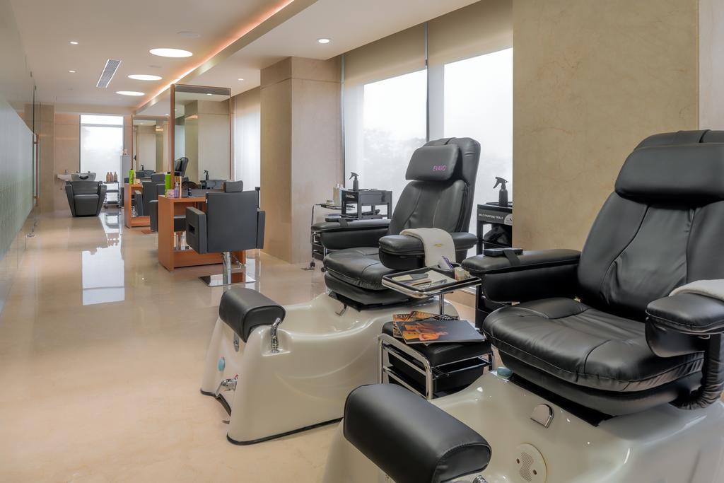 Feathers- A Radha Hotel, Hotel Chennai